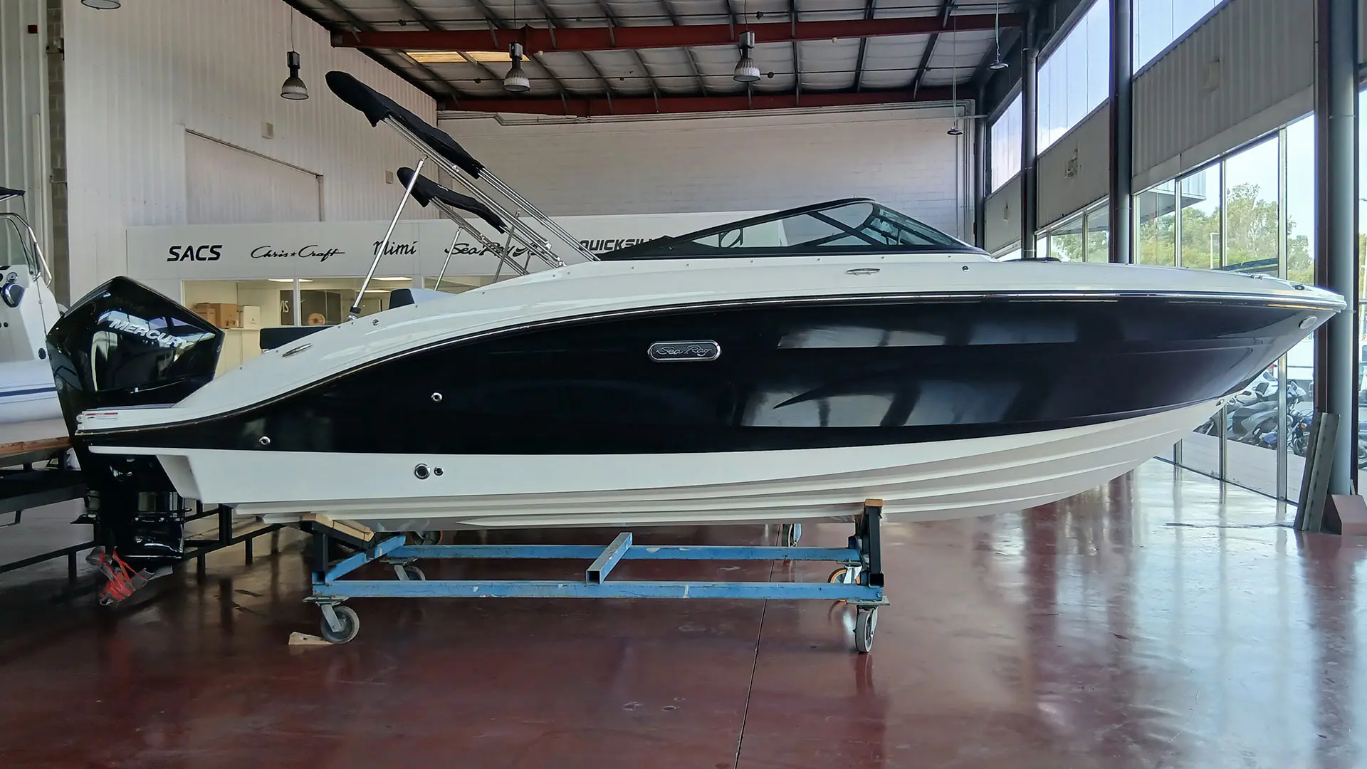 Barco nuevo entrega inmediata Sea Ray SPX 210 OB - Vista lateral