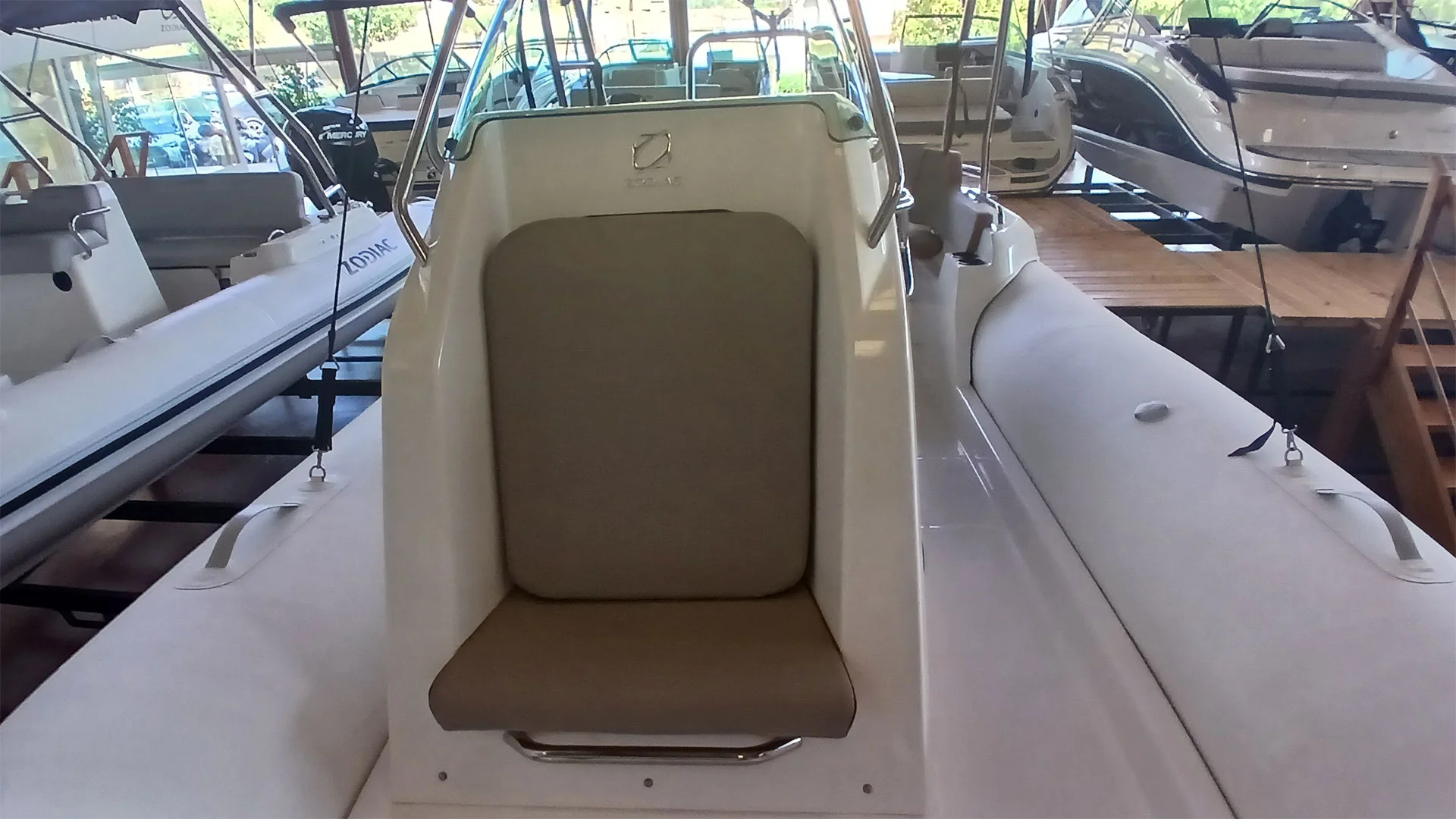 barco-nuevo-entrega-inmediata-zodiac-medline-6-8-asiento-consola
