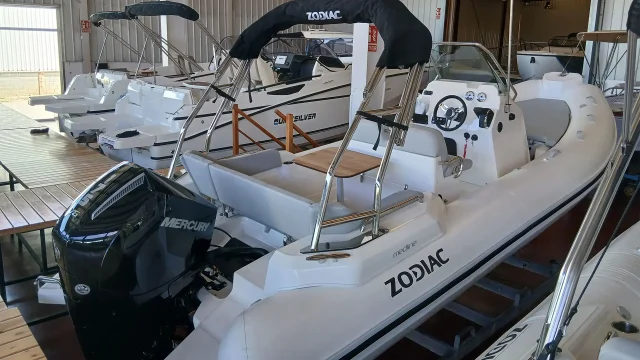 Barco nuevo entrega inmediata Zodiac Medline 6.8 - En stock