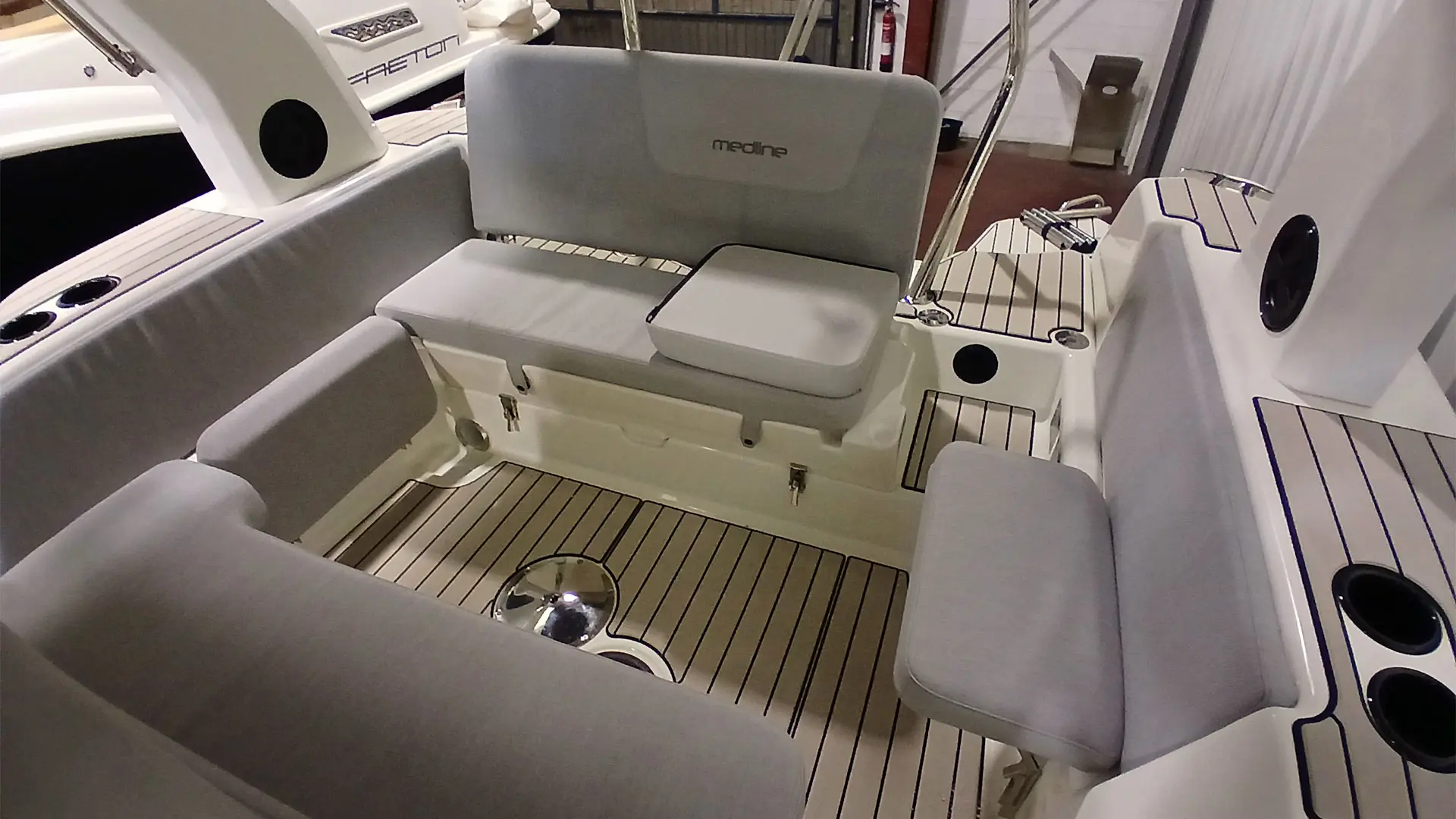 Barco nuevo entrega inmediata Zodiac Medline 7.5 - Acceso