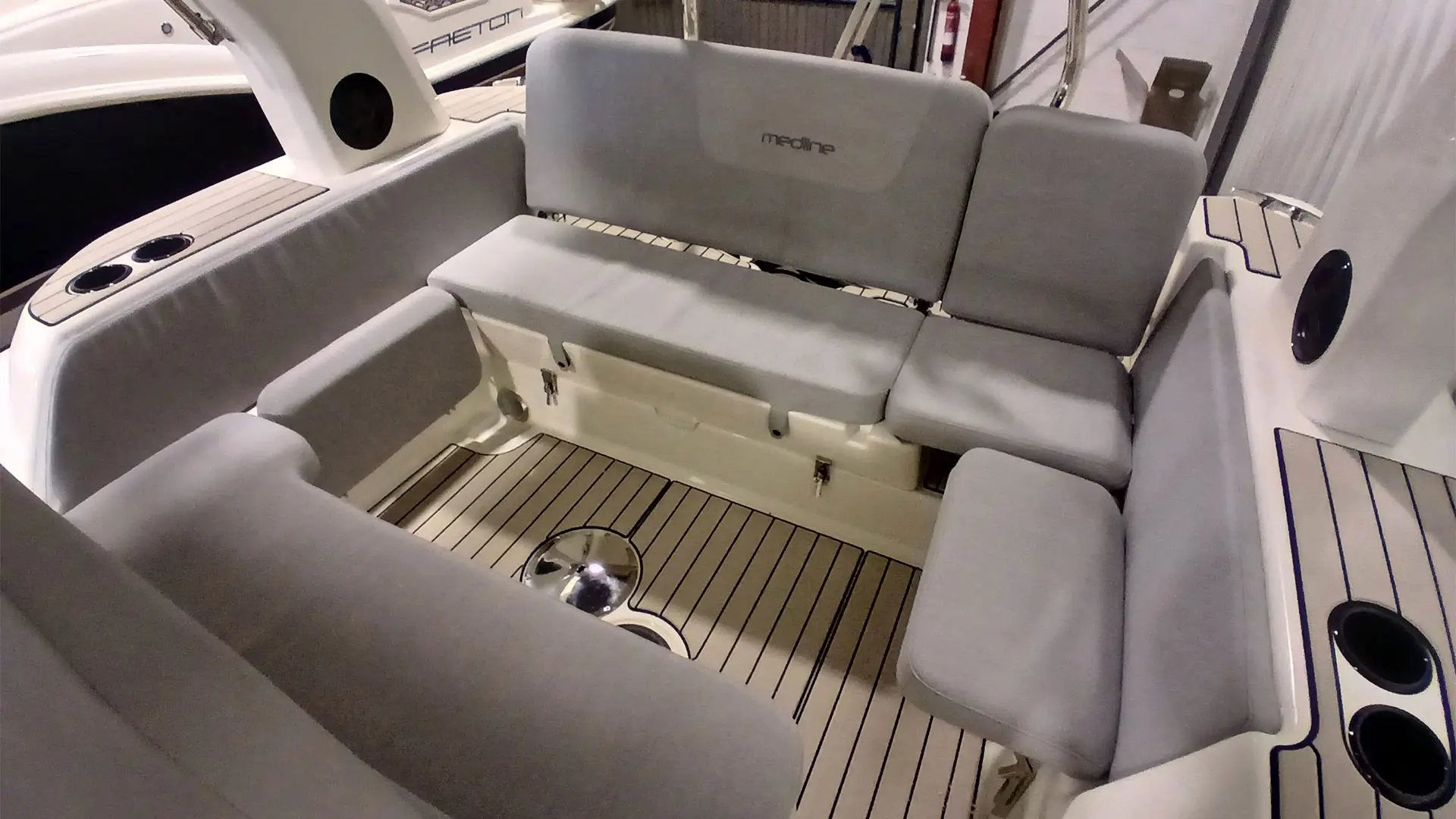 Barco nuevo entrega inmediata Zodiac Medline 7.5 - Asientos popa