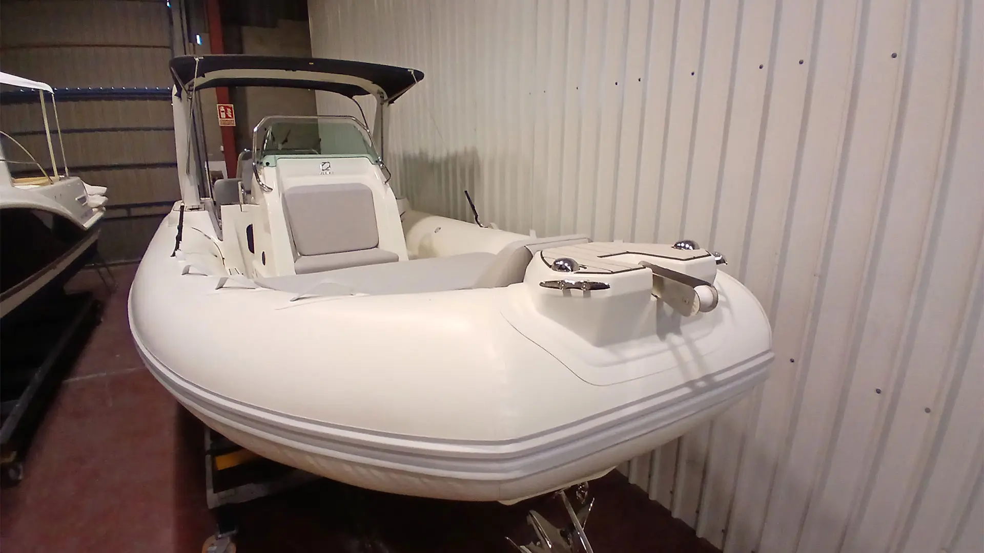 Barco nuevo entrega inmediata Zodiac Medline 7.5 - Casco