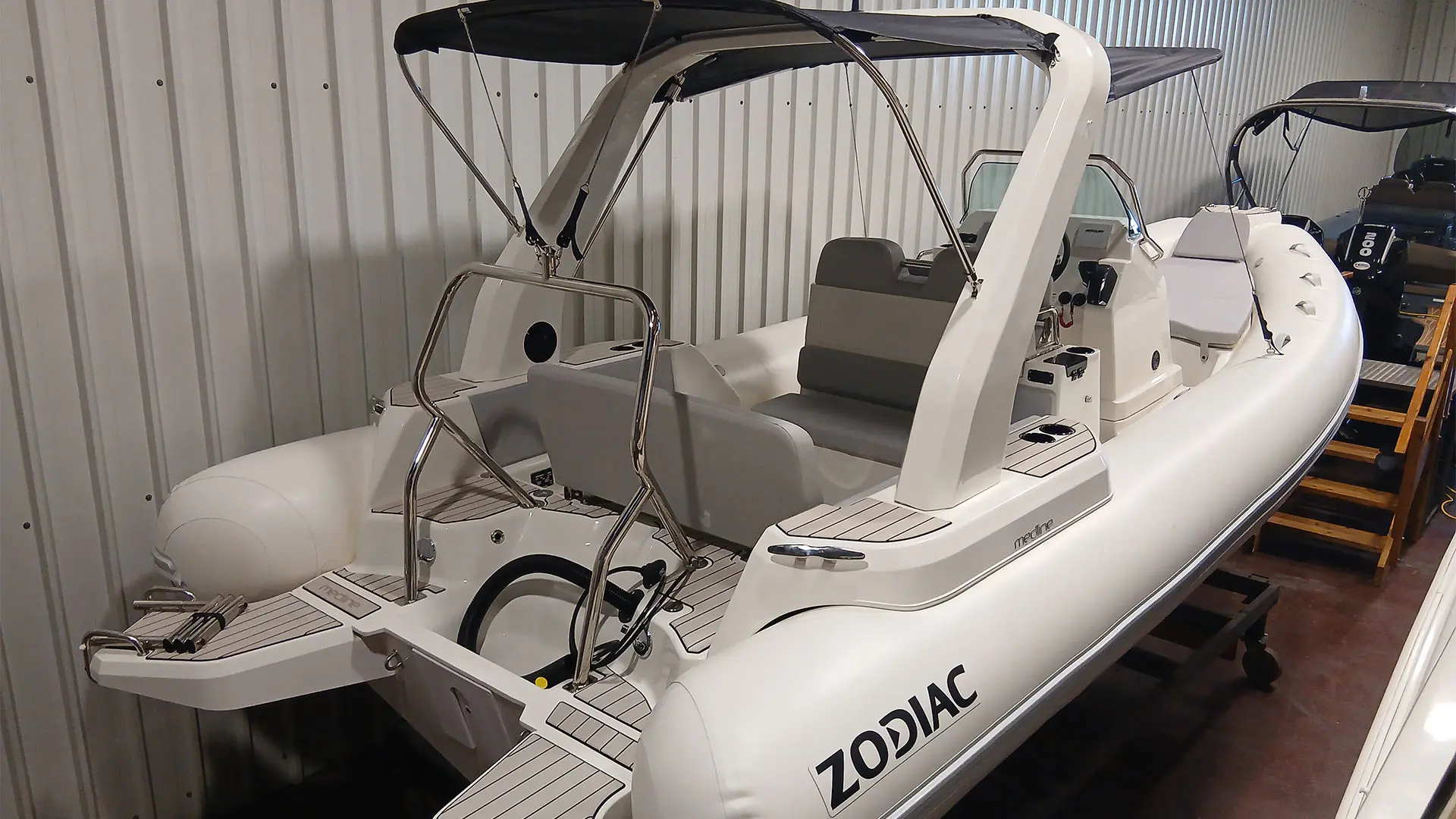 Barco nuevo entrega inmediata Zodiac Medline 7.5 - Imagen destacada