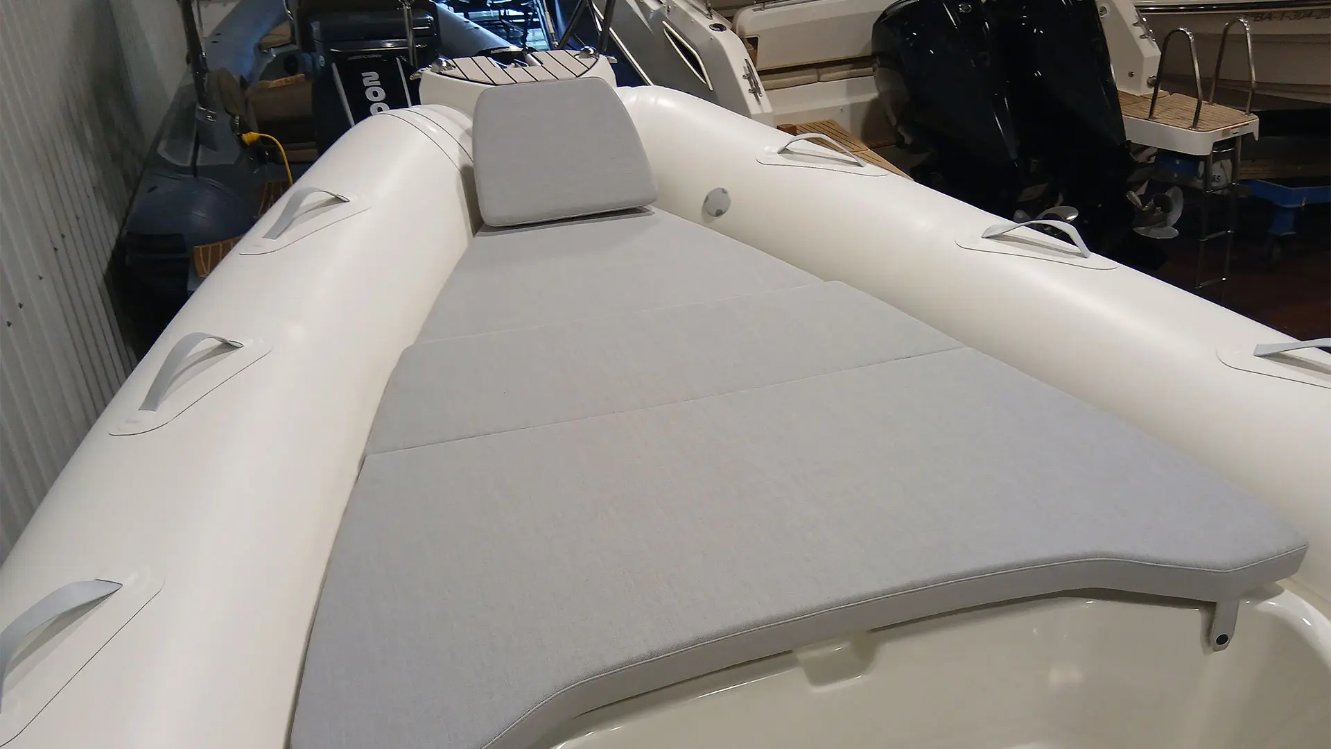 Barco nuevo entrega inmediata Zodiac Medline 7.5 - Solárium