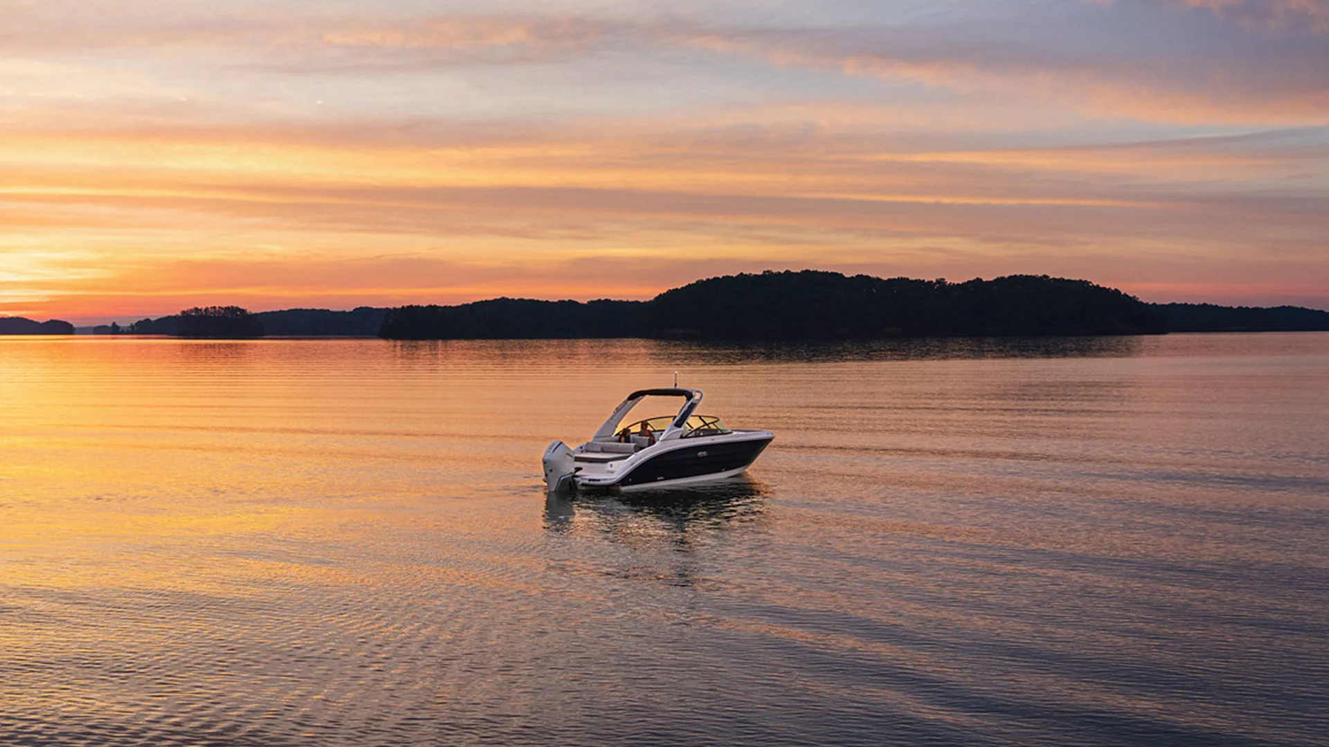 barco-nuevo-sea-ray-sdx-250-ob-anocheciendo