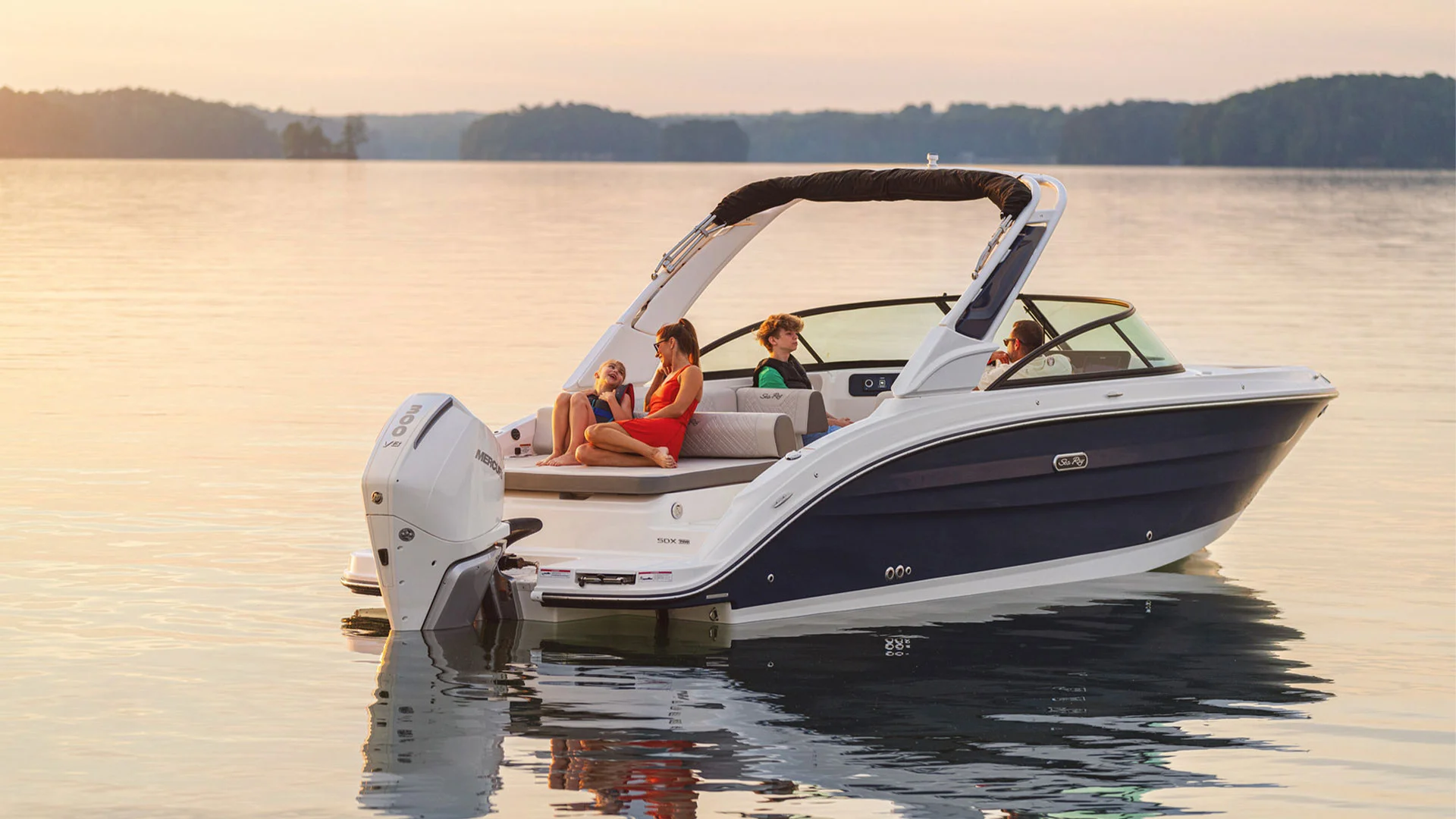 barco-nuevo-sea-ray-sdx-250-ob-fondeando