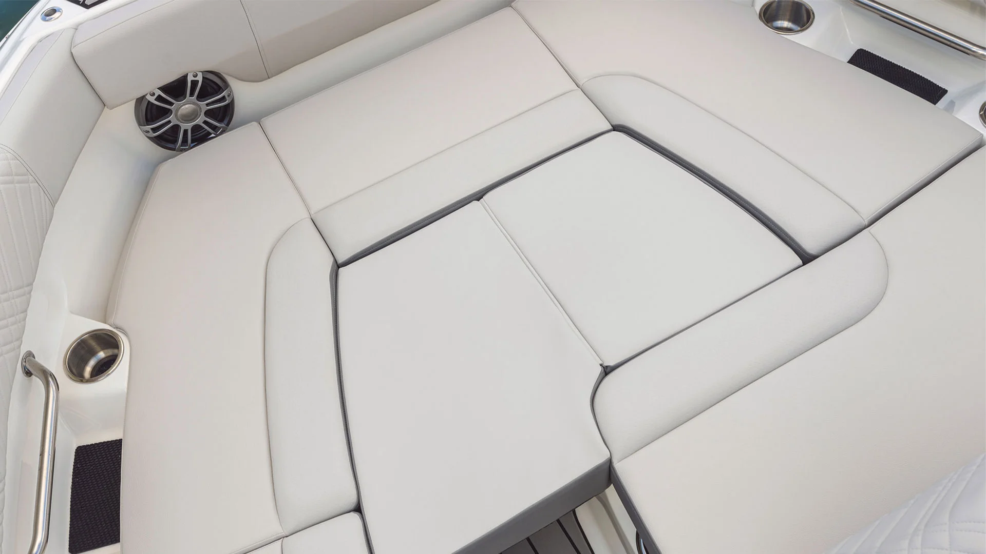 barco-nuevo-sea-ray-sdx-250-ob-solarium