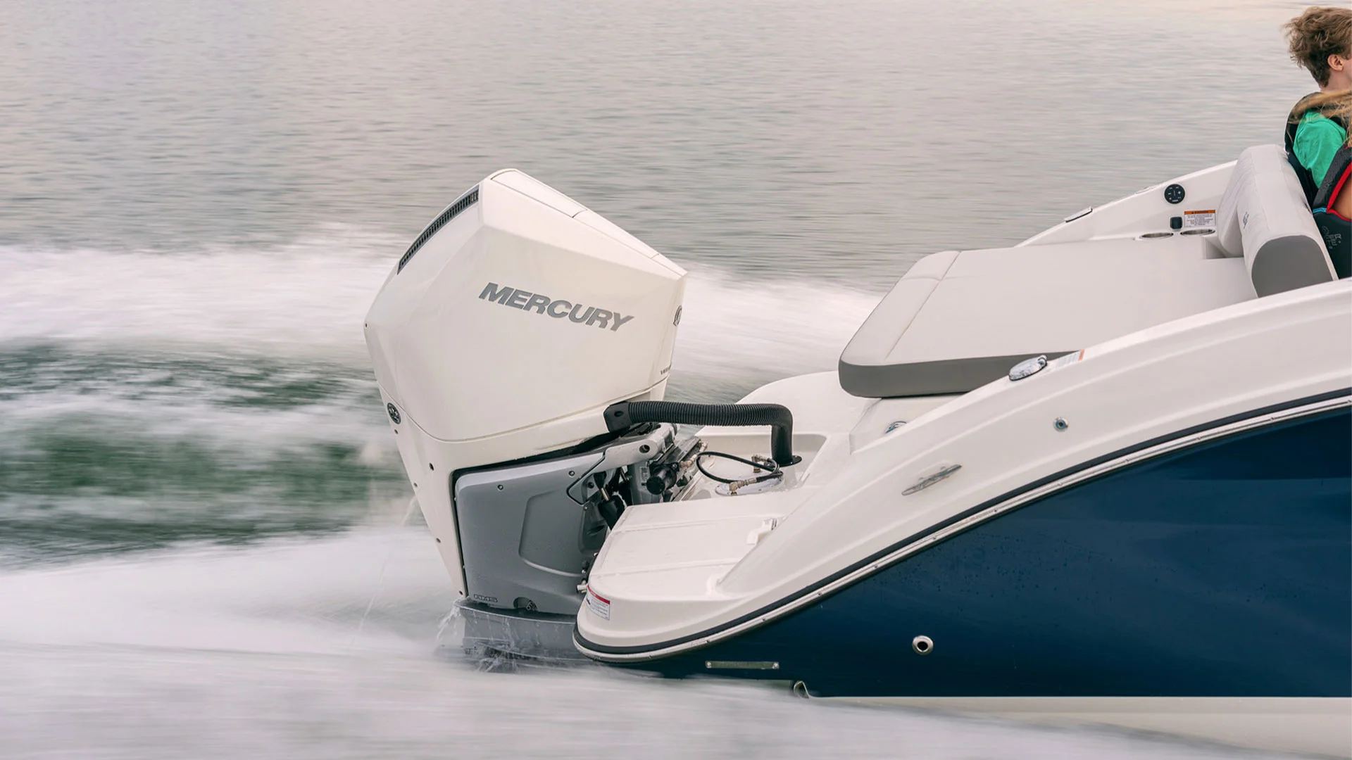 barco-nuevo-sea-ray-sdx-250-ob-vista-motor-fueraborda-mercury
