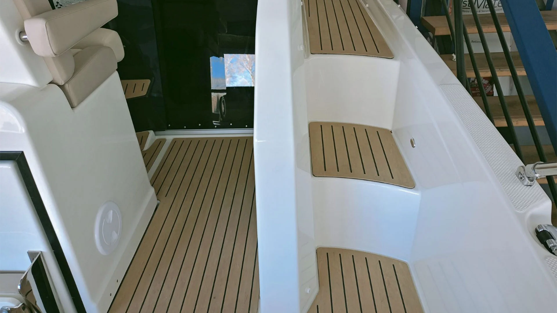 Barcos nuevos entrega inmediata Quicksilver Activ 875 Sundeck - Acceso solárium