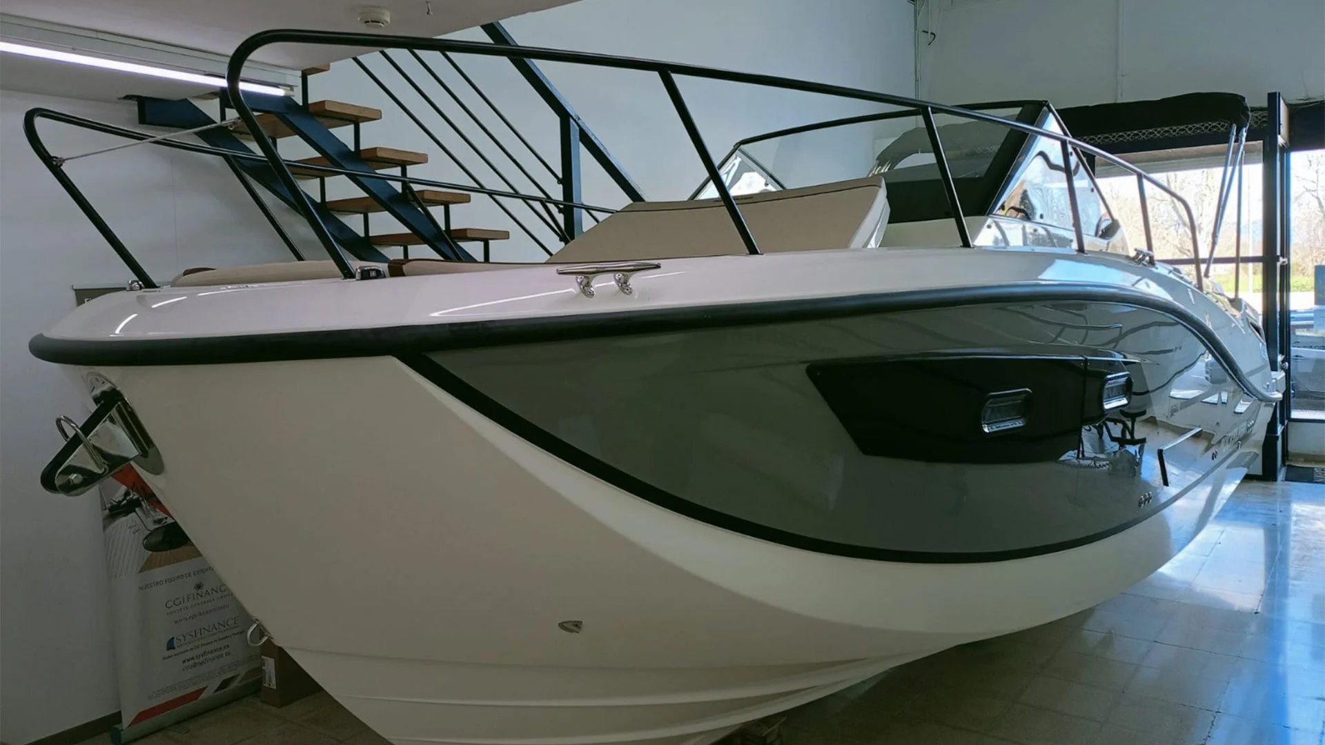 Barcos nuevos entrega inmediata Quicksilver Activ 875 Sundeck - Casco