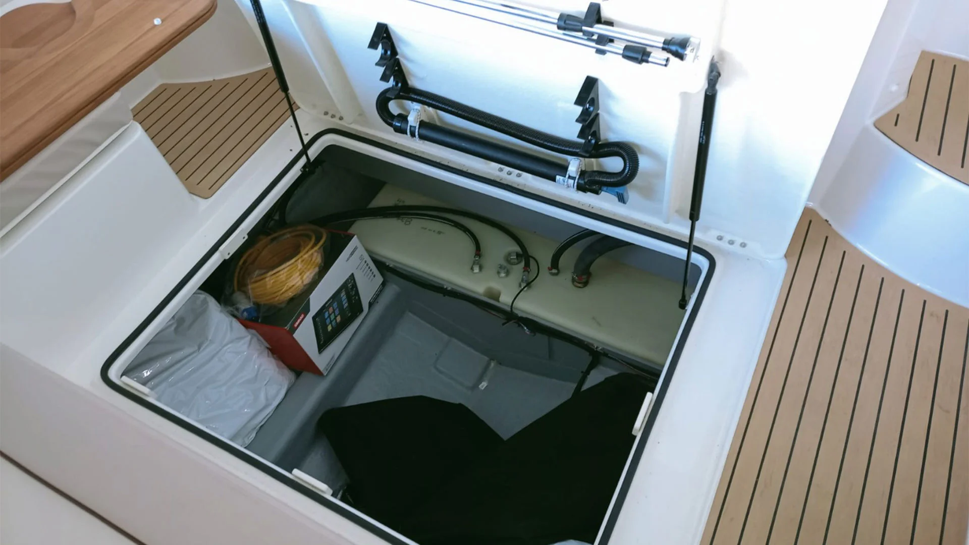 Barcos nuevos entrega inmediata Quicksilver Activ 875 Sundeck - Cofree