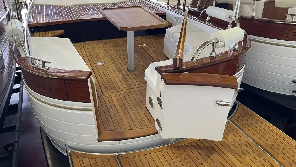 Cantieri Mimi Libeccio 8.5 Classic - Vista plataforma de baño entrega inmediata