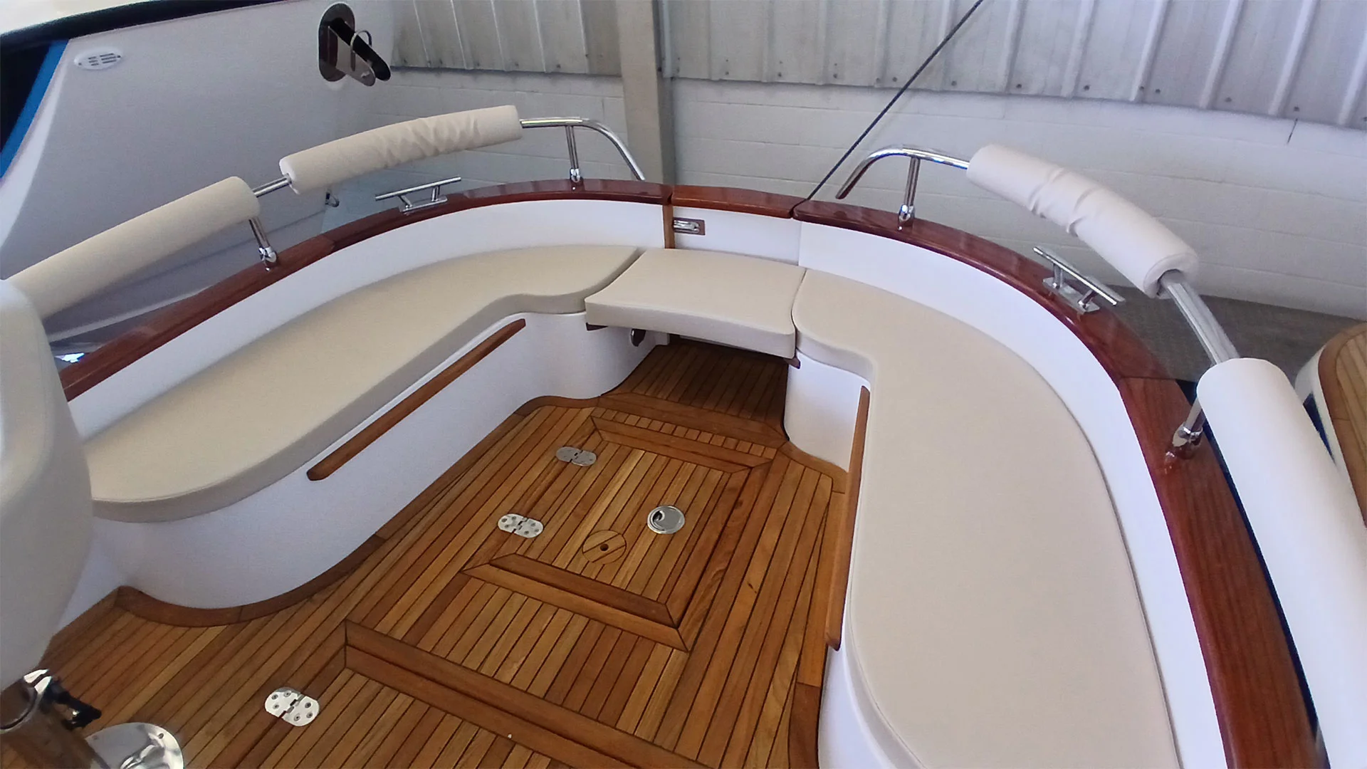 cantieri-mimi-libeccio-8-5-open-asientos-popa