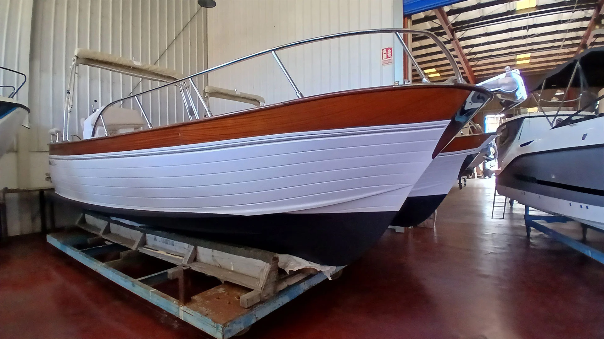 cantieri-mimi-libeccio-8-5-open-en-stock