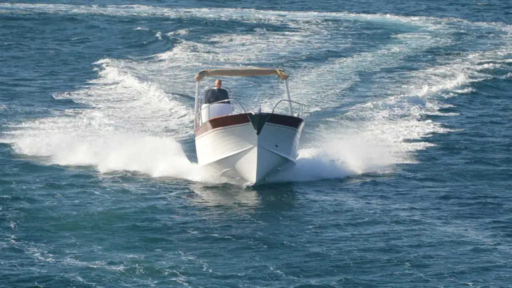 Cantieri Mimi Libeccio 8.5 Open - Navegando vista proa en stock