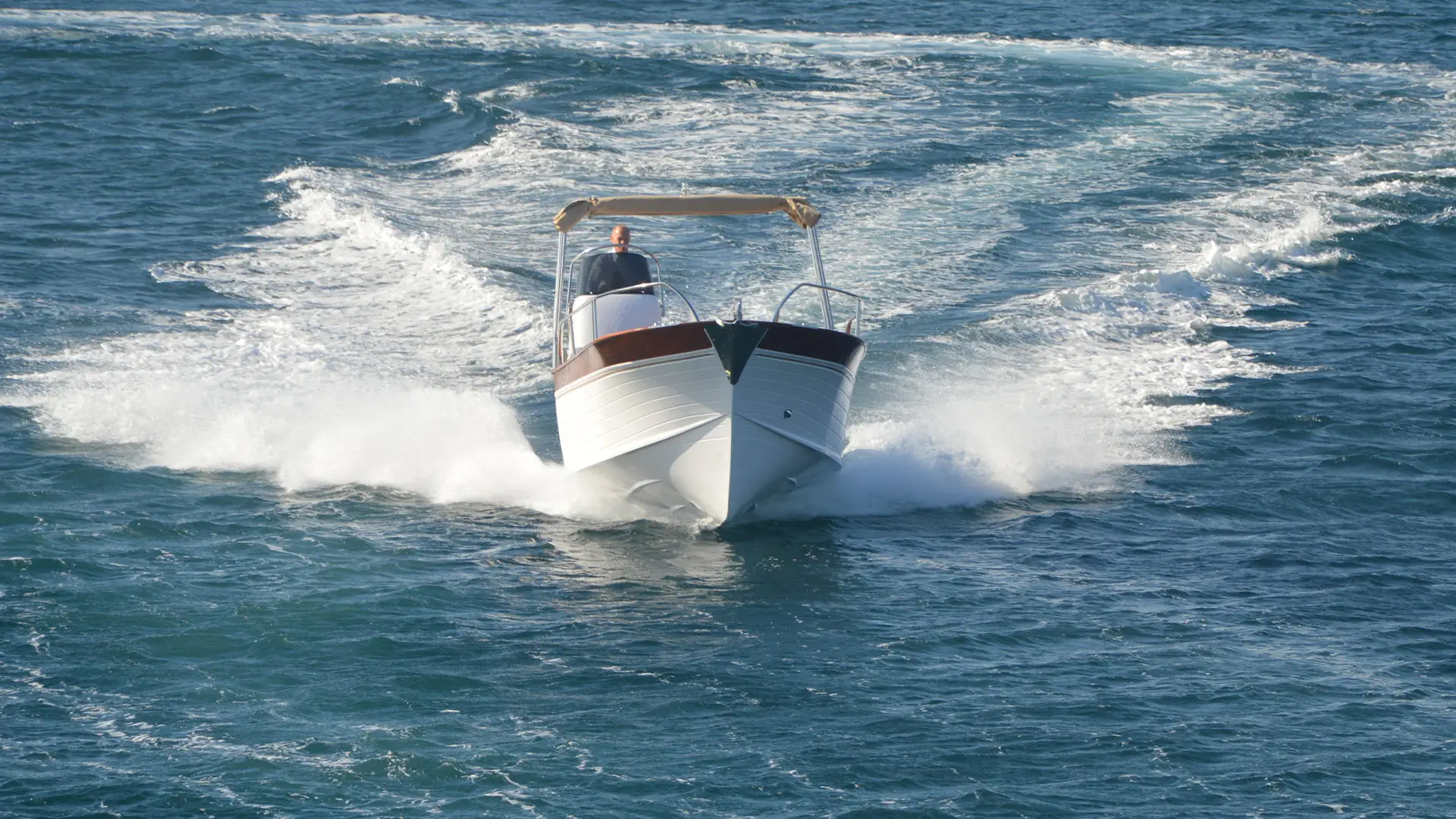 Cantieri Mimi Libeccio 8.5 Open - Navegando vista proa en stock
