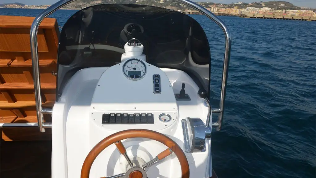 Cantieri Mimi Libeccio 8.5 Open - PUesto piloto en stock