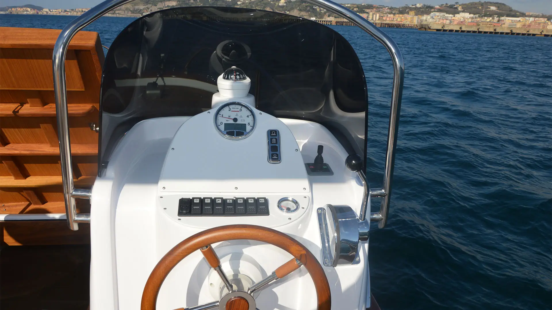 Cantieri Mimi Libeccio 8.5 Open - PUesto piloto en stock