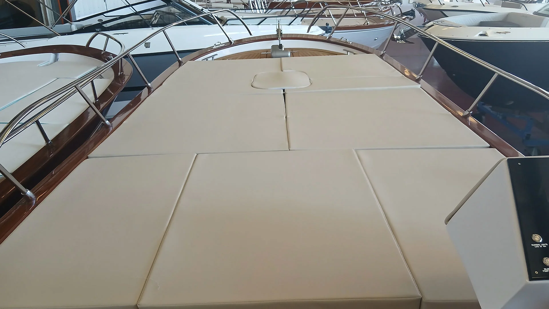 cantieri-mimi-libeccio-8-5-open-solarium