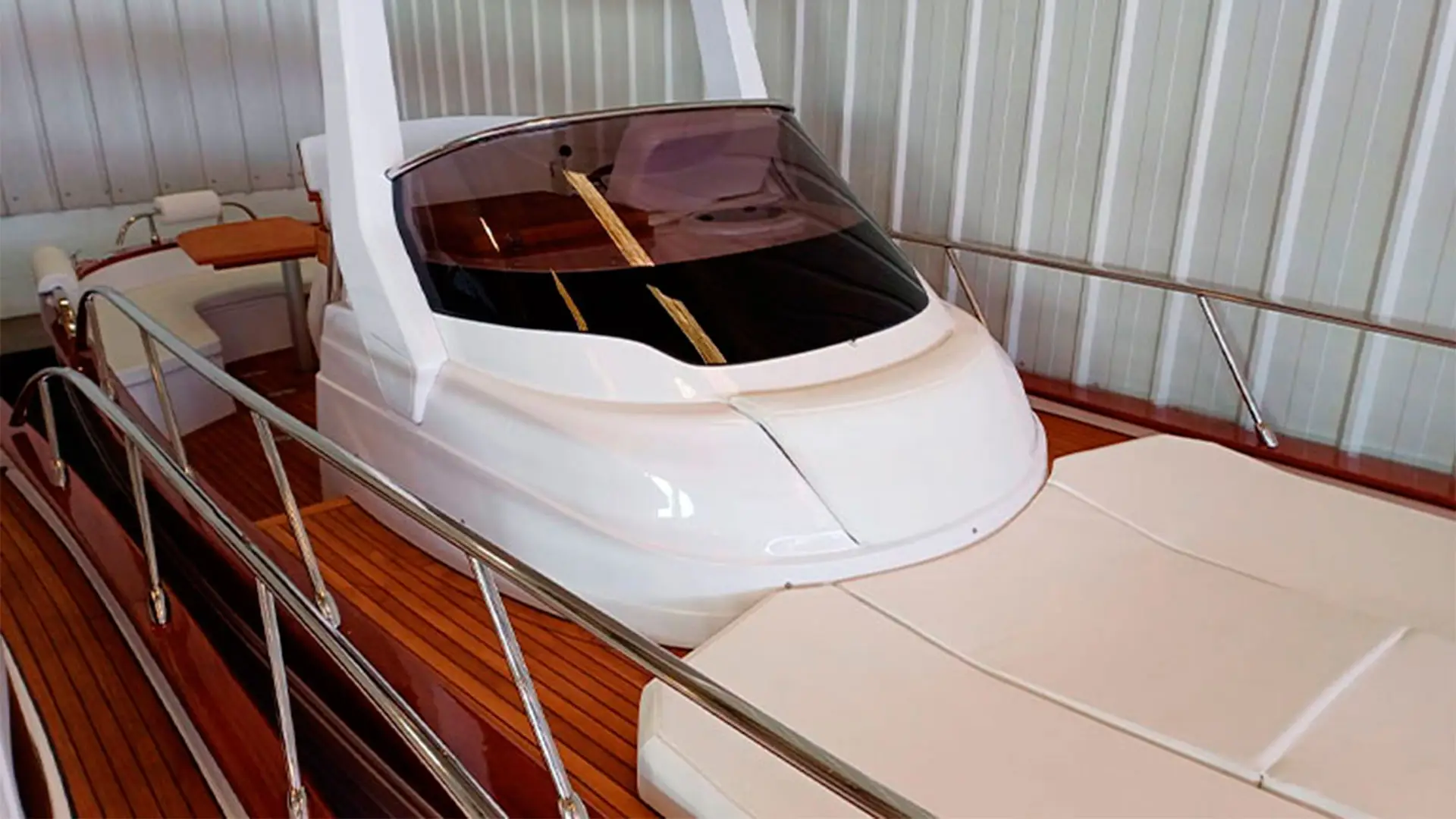cantieri-mimi-libeccio-8-5-wa-zona-solarium-entrega-inmediata