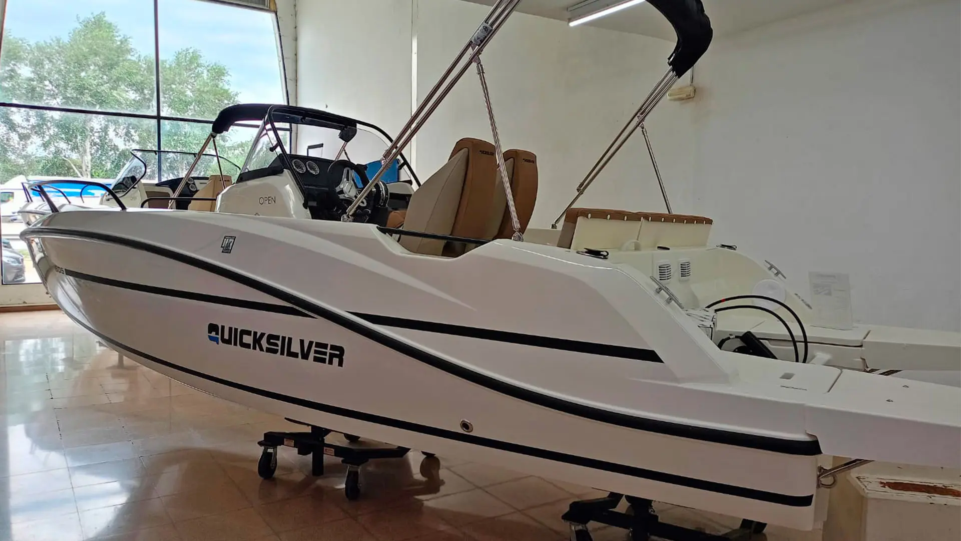En stock Quicksilver activ 605 open - Vista lateral