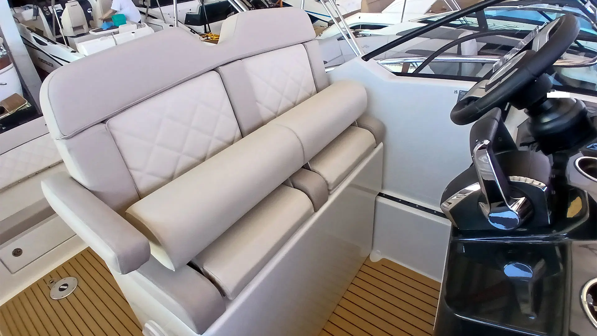 Entrega inmediata quicksilver activ 875 sundeck - Asientos