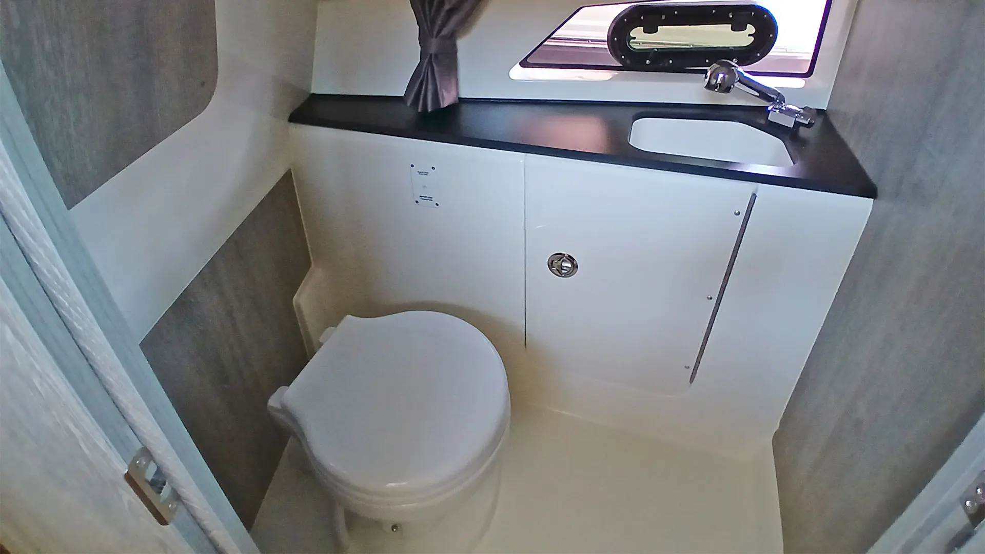 Entrega inmediata quicksilver activ 875 sundeck - Lavabo