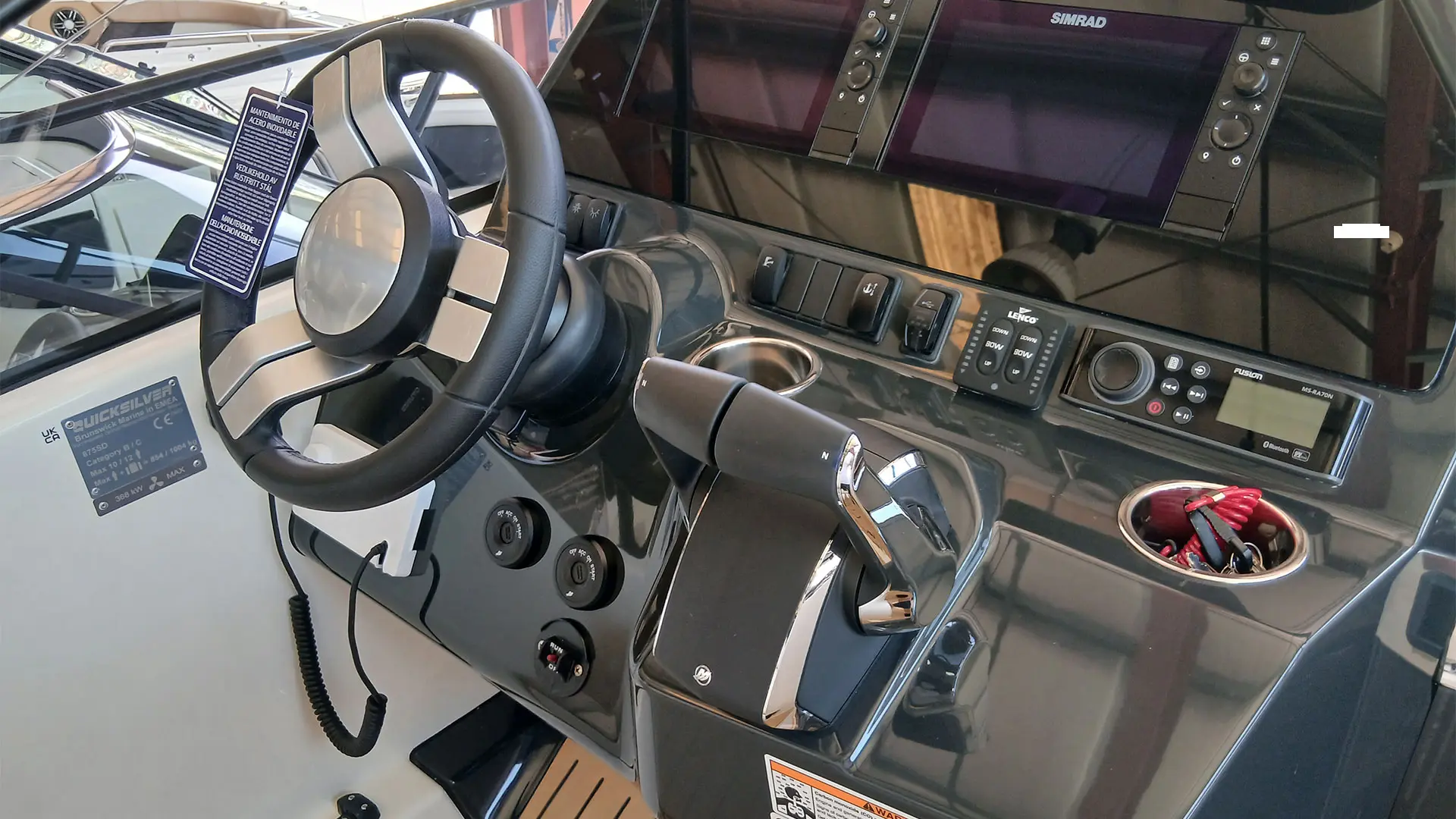 Entrega inmediata quicksilver activ 875 sundeck - Panel control