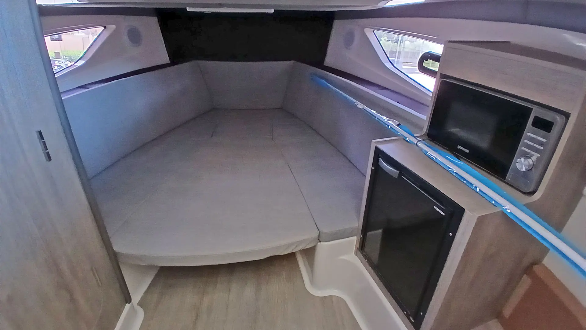 Entrega inmediata quicksilver activ 875 sundeck - Vista cabina