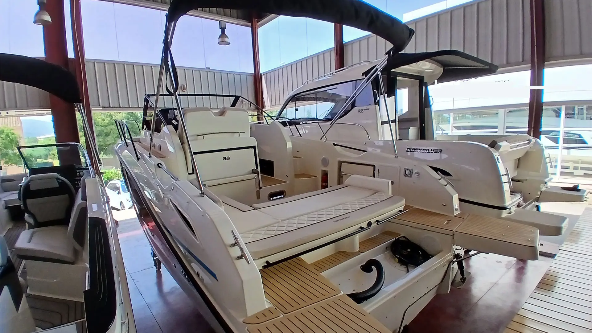 Entrega inmediata quicksilver activ 875 sundeck - Vista general
