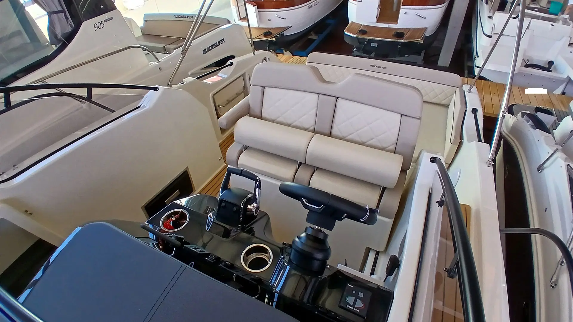 Entrega inmediata quicksilver activ 875 sundeck - Zona bañera