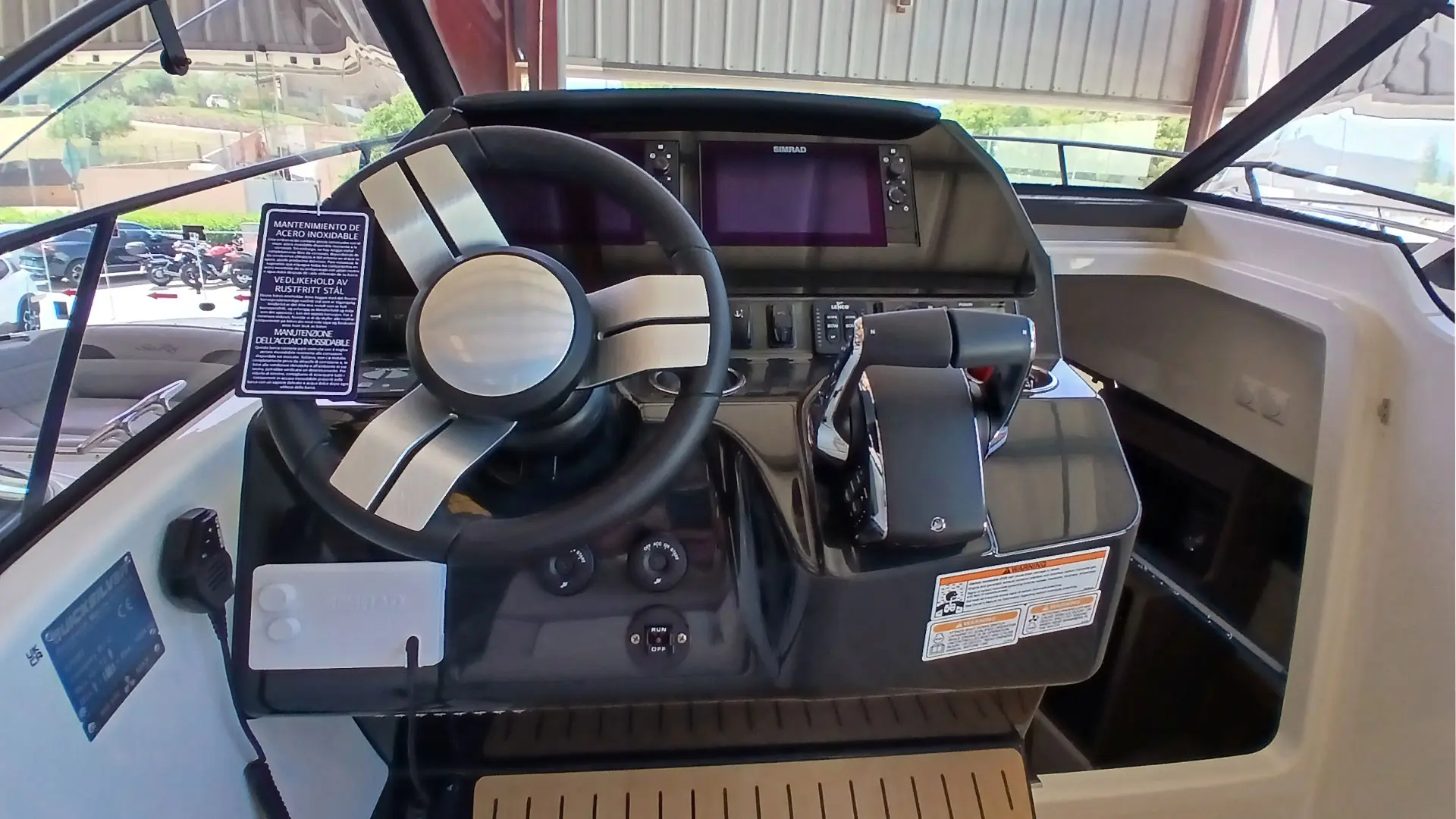 Entrega inmediata quicksilver activ 875 sundeck - Zona patrón