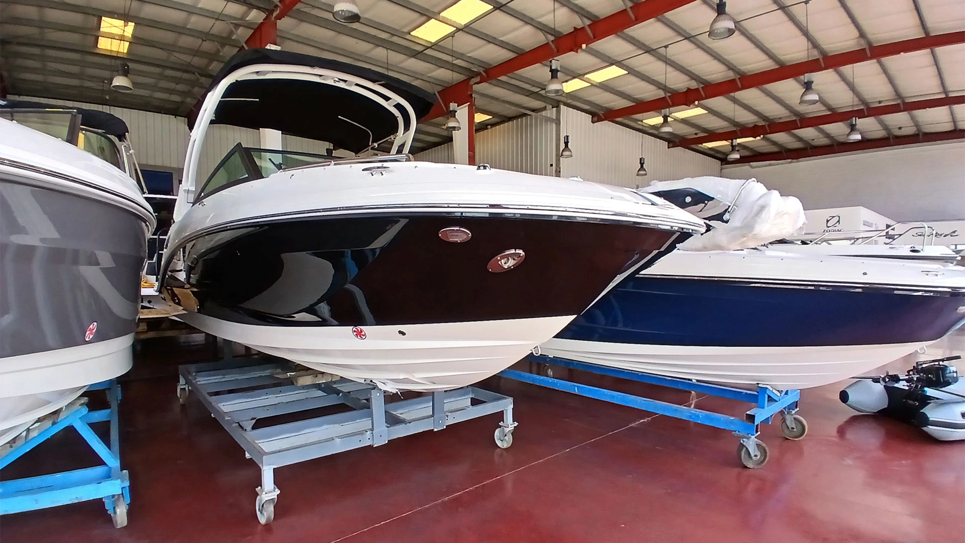 Entrega inmediata Sea Ray SDX 250 - En exposición