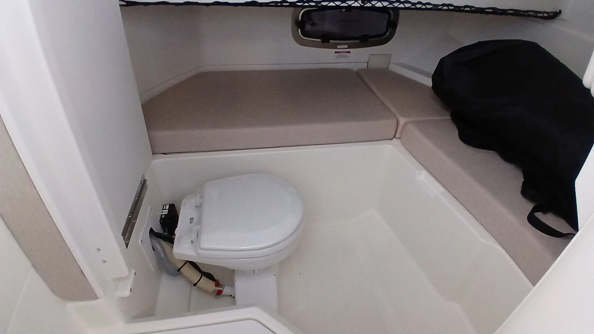 Entrega inmediata Sea Ray SDX 250 - Lavabo