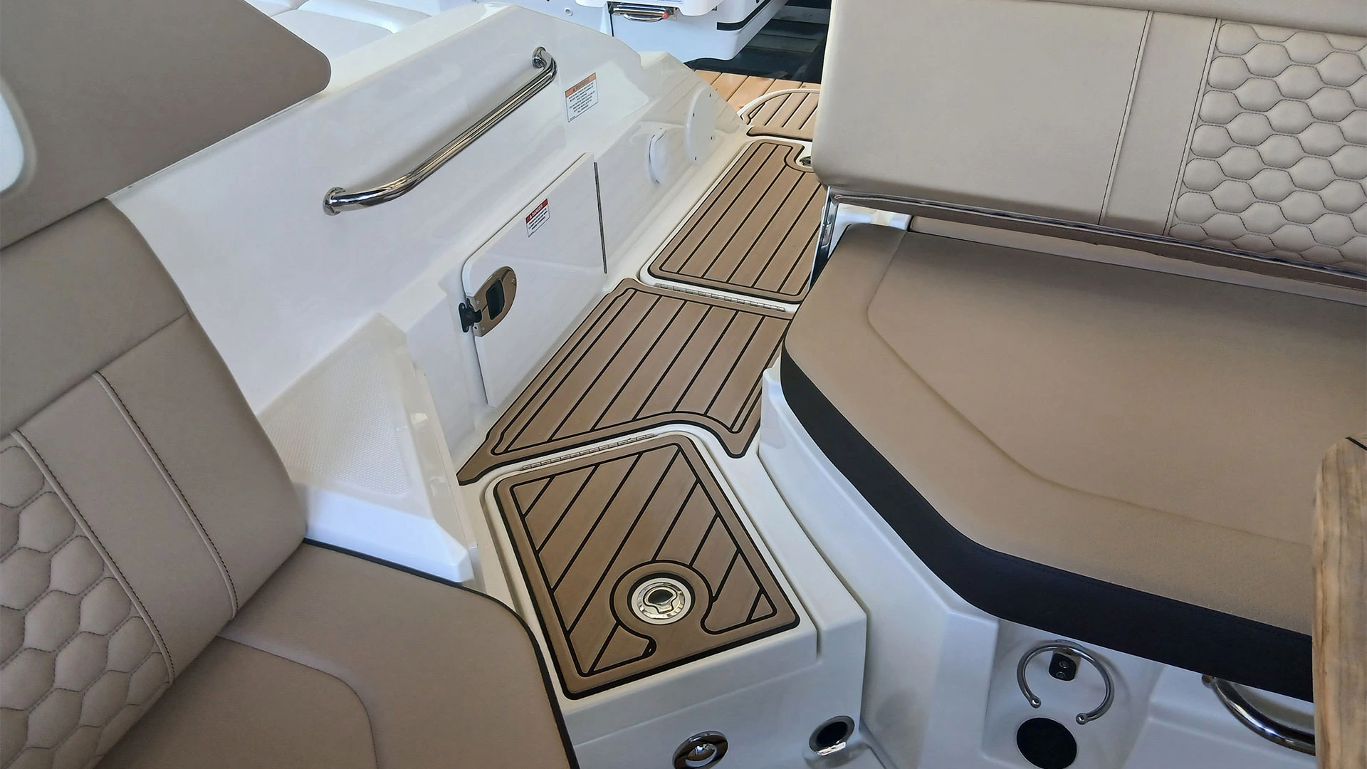 Entrega inmediata Sea Ray SDX 250 - Pasillo