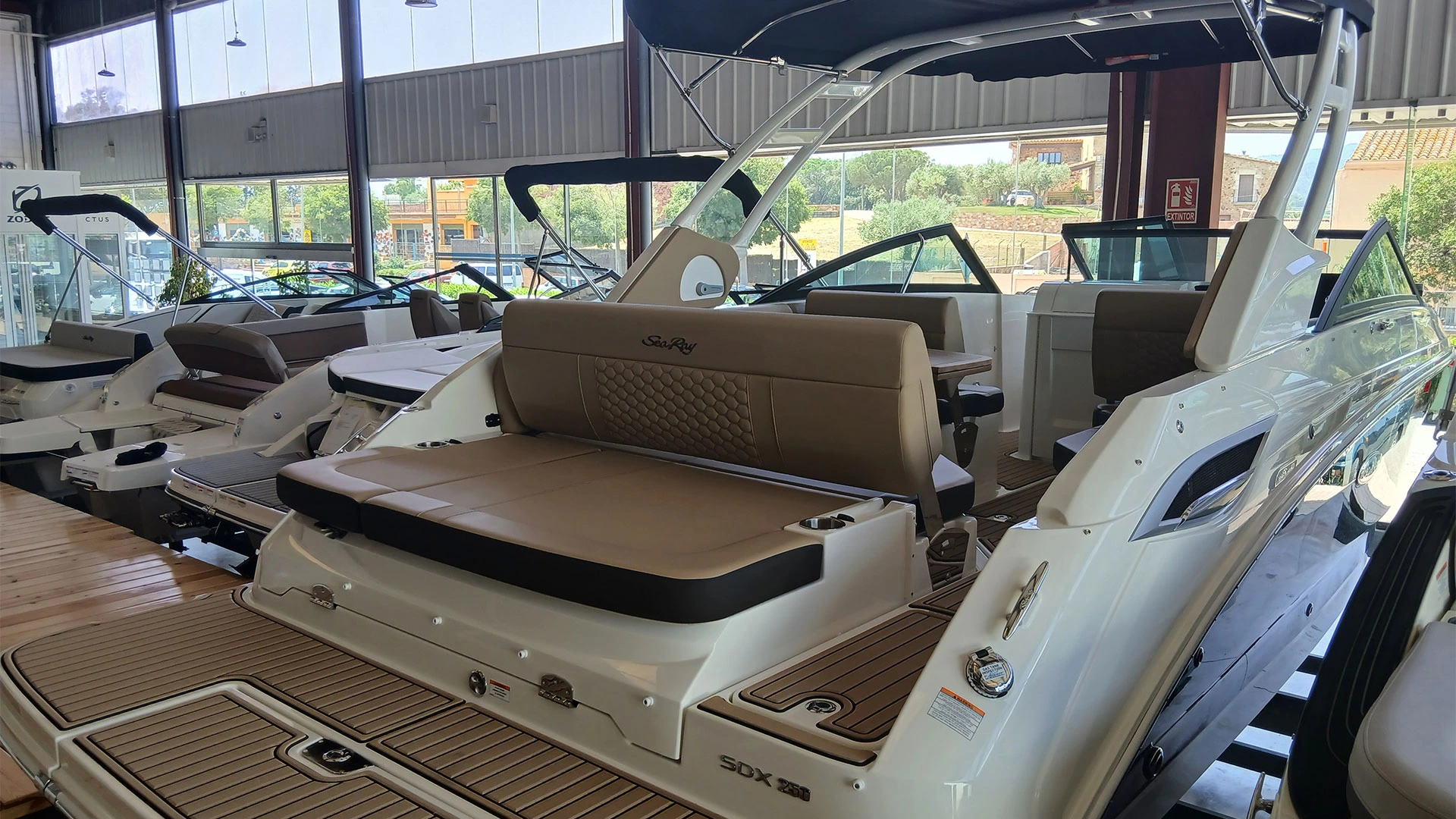 Entrega inmediata Sea Ray SDX 250 - Vista popa