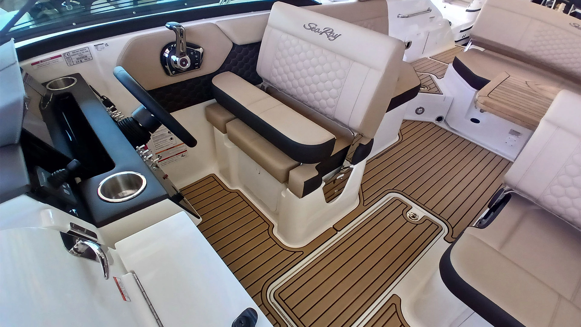 Entrega inmediata Sea Ray SDX 250 - Zona patrón