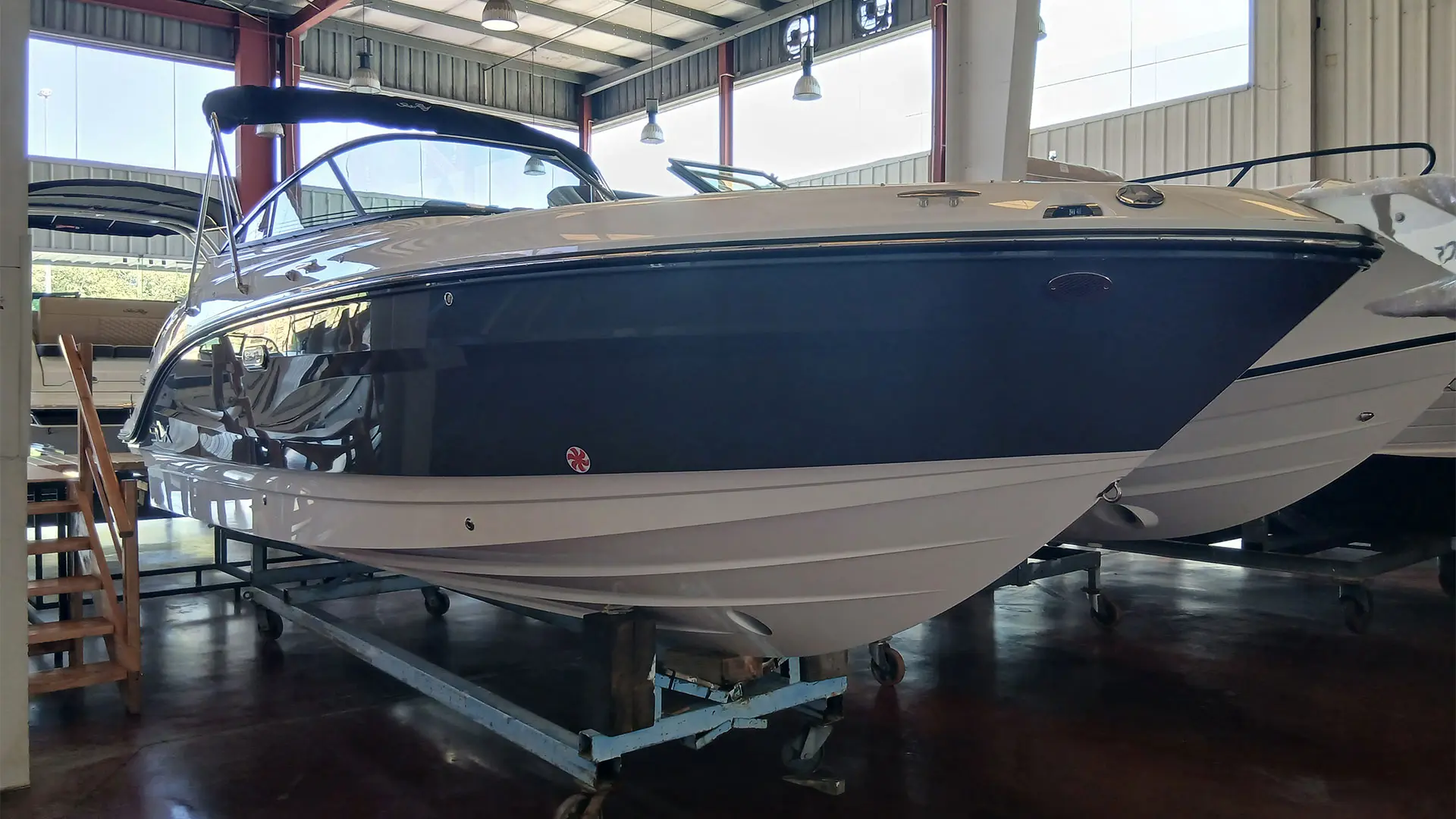 Entrega inmediata Sea Ray SLX 260 - Casco