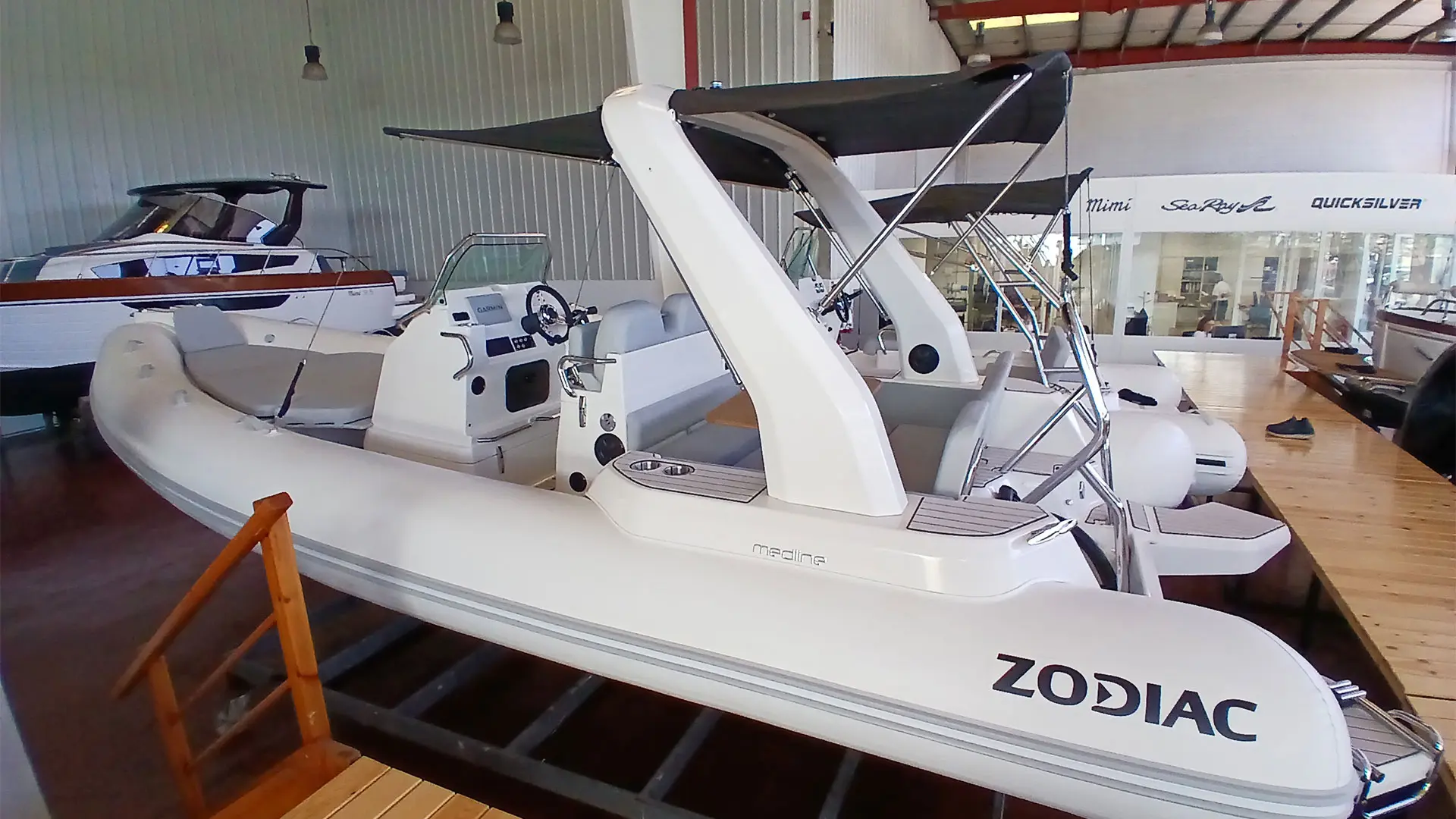 Entrega inmediata Zodiac Medline 7-5 - Vista lateral