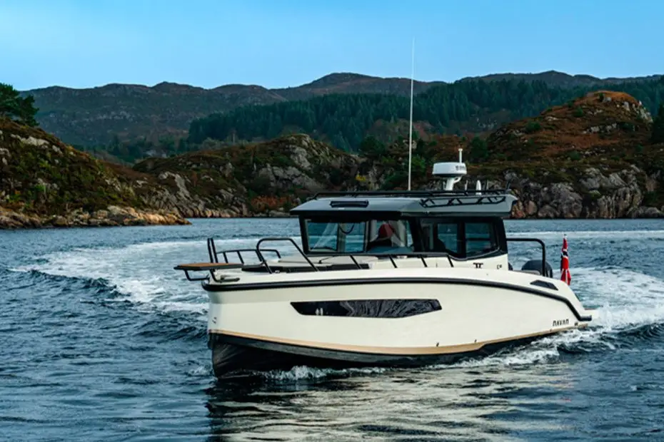 Navan C30 Cabin - Dirección puerto