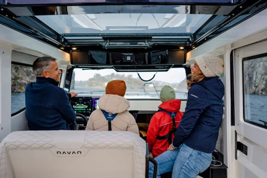 Navan C30 Cabin - Zona piloto