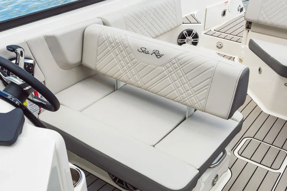 Nueva Sea Ray SDX 250 fueraborda - Asiento patrón