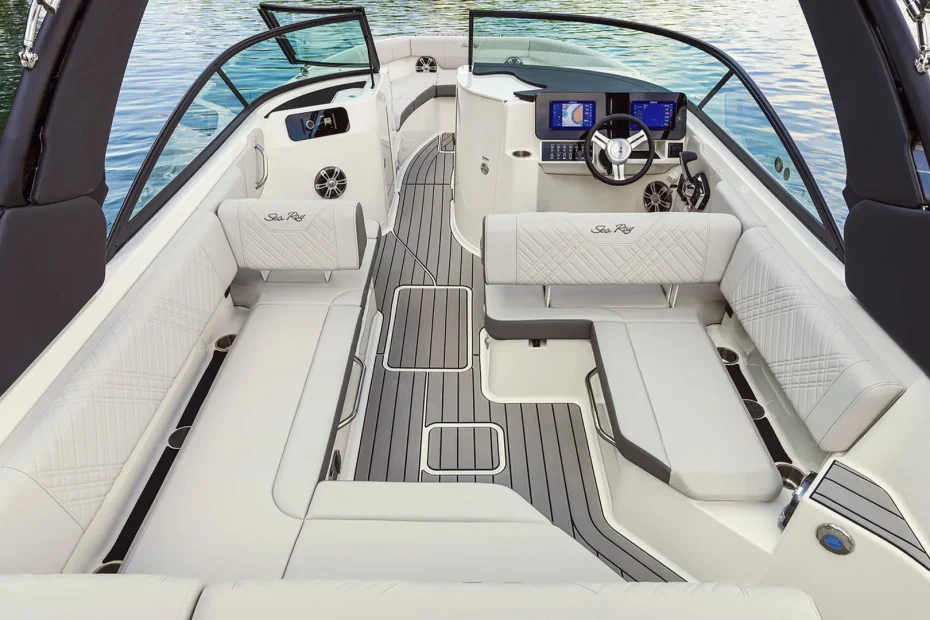 Nueva Sea Ray SDX 250 fueraborda - Bañera