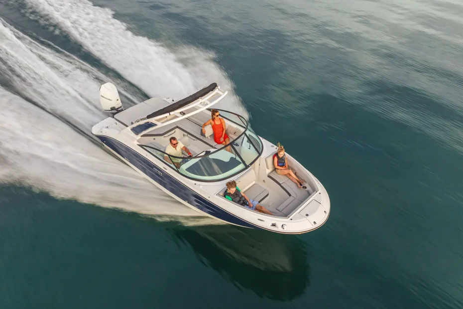 Nueva Sea Ray SDX 250 fueraborda - Navegando