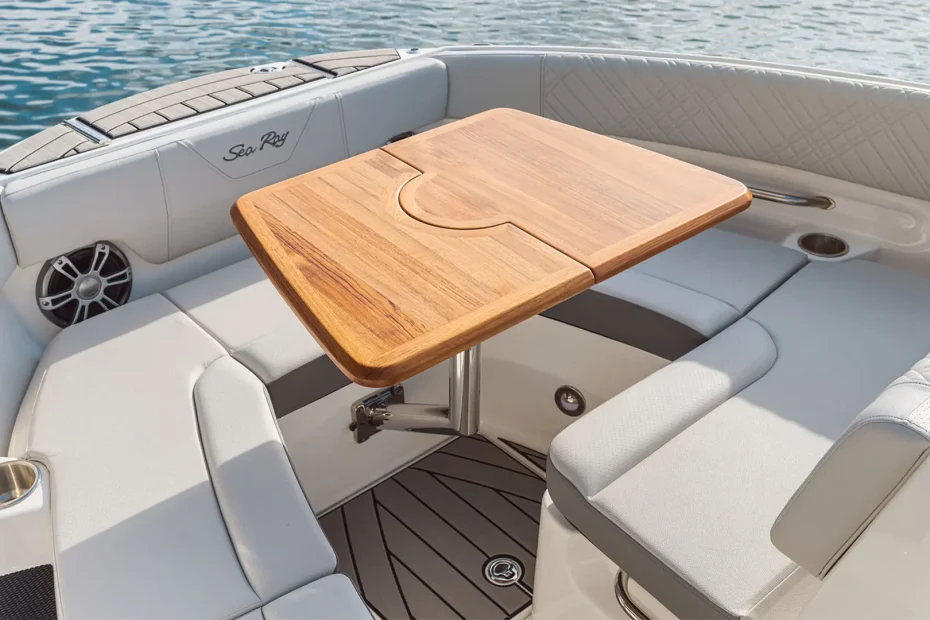 Nueva Sea Ray SDX 250 fueraborda - Picnic proa
