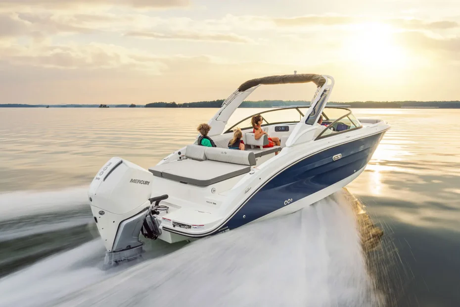 Nueva Sea Ray SDX 250 fueraborda - Primer plano