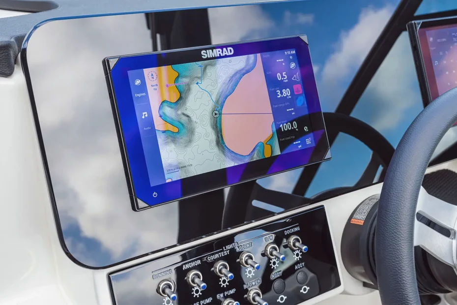 Nueva Sea Ray SDX 250 fueraborda - Simrad