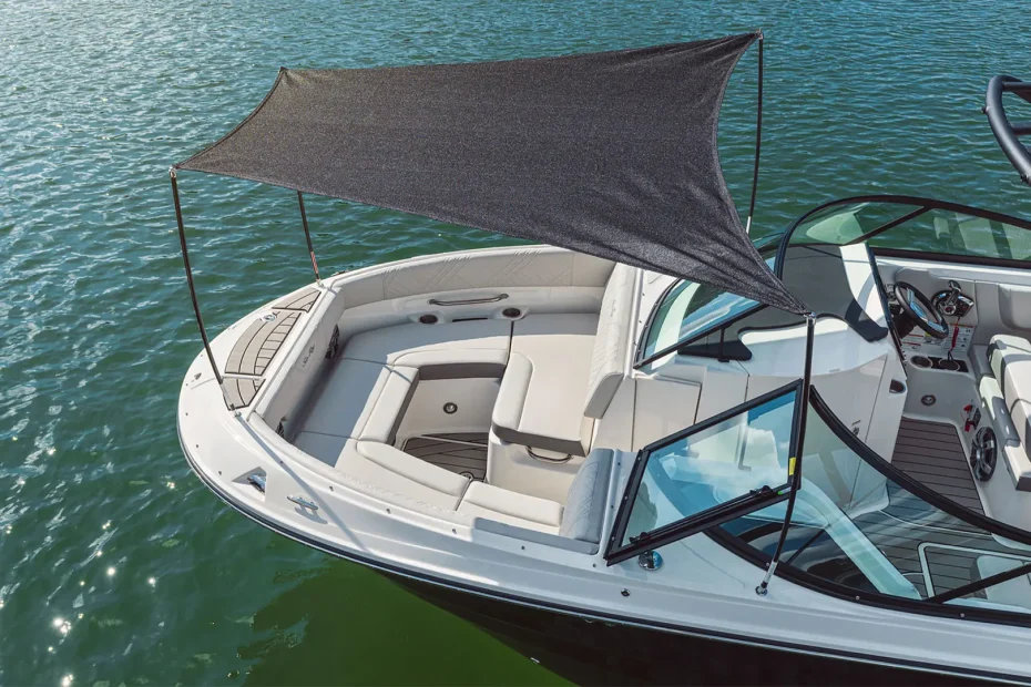 Nueva Sea Ray SDX 250 fueraborda - Toldo proa