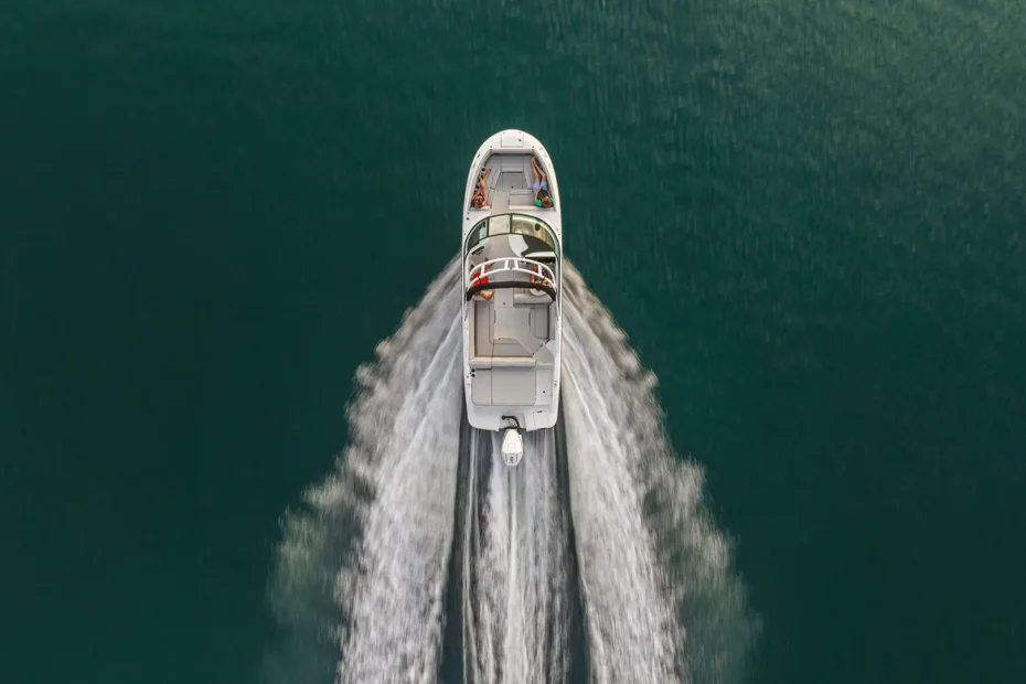 Nueva Sea Ray SDX 250 fueraborda - Vista aérea
