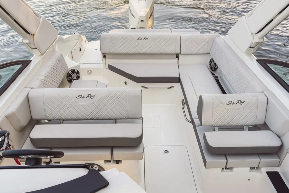 Nueva Sea Ray SDX 250 fueraborda - Vista bañera